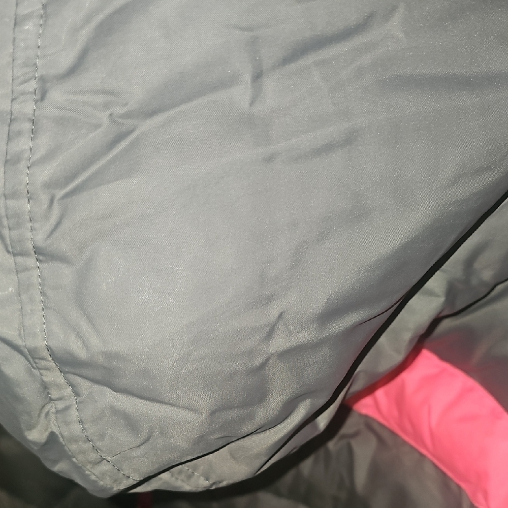 Champion Kids Puffer Jacket in Charcoal and Bright Pink Size Small (6/6X) - Picture 10 of 12
